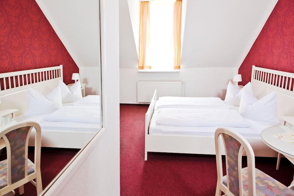 Hotel Adler Greifswald Bilik gambar